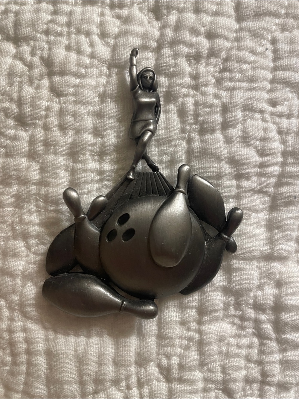 Pewter tone Bowler pin o/s
